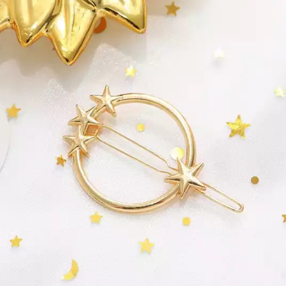 3/$30 Circle & Stars Hair Clip - Picture 1 of 7